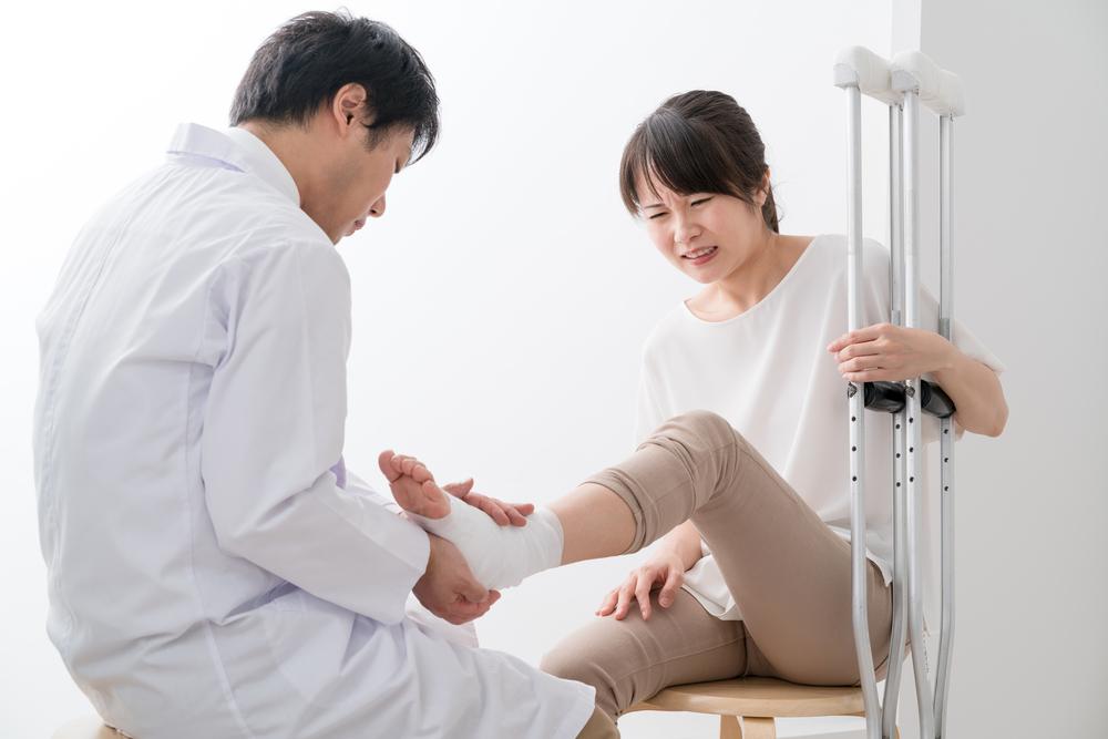 症状固定とは 診断の目的や時期 診断後に必要な後遺障害等級認定の手続きを解説 リーガライフラボ