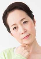 疑問を持つ女性